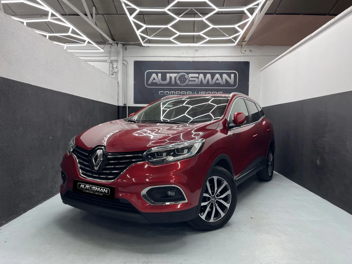 RENAULT Kadjar Zen Blue dCi 2019 Diésel Rojo - Vista lateral